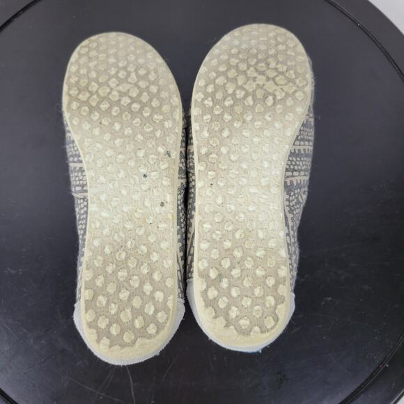 Toms Classic Womens Shoes Size 7 Light Gray Printed Wool Canvas Slip On Flats - Picture 7 of 10